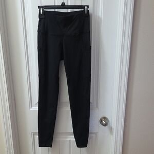 High-Rise Black Performance Leggings with Side Pockets